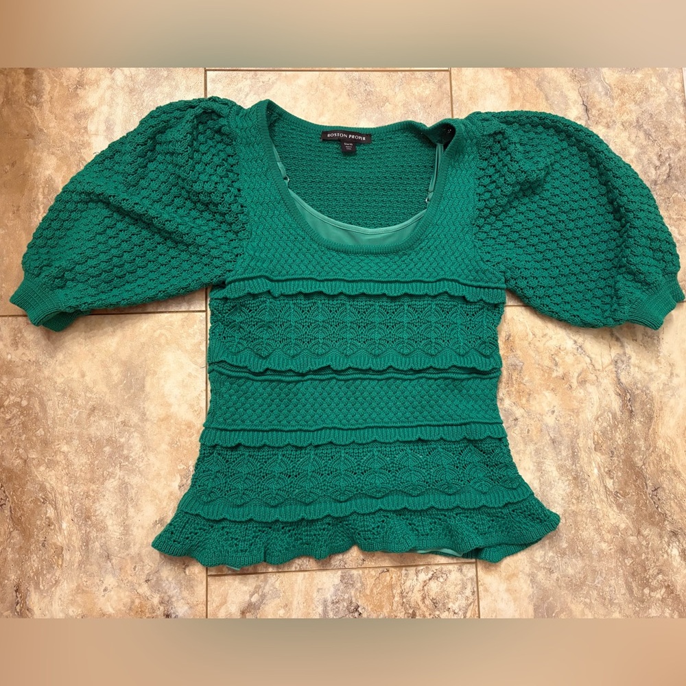 NWOT Boston Proper Green Crochet Knit Top With Built In Camisole Women’s XS RARE